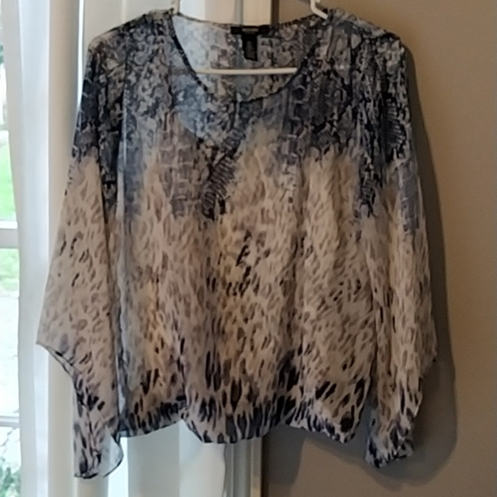 Alfani flowy Top With Sheer Overlay And Flutter Sleeves Paint Splatter Design - Picture 2 of 7